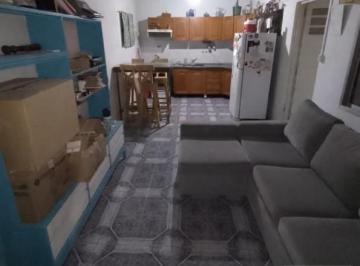 Casa · 181m² · 10 Ambientes · Casa Multifamiliar en Venta - 6 Dorm. 4 Baños - 209 m² - Merlo