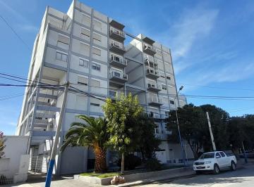 Departamento · 91m² · 6 Ambientes · Venta - Departamento 4 Dorm - General Roca - Oportunidad