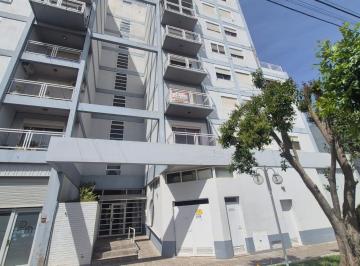 Departamento · 91m² · 6 Ambientes · Venta - Departamento 4 Dorm - General Roca - Oportunidad