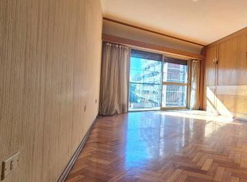Departamento · 80m² · 3 Ambientes · Departamento Al Frente 3 Amb C/ Dependencia - C/ Balcon en P. Rivadavia - Caballito