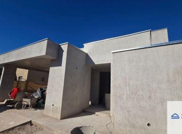Casa de 4 ambientes, Russell · Casa | a Estrenar | Suite en Pb | Cochera Doble | Lomas de Russell