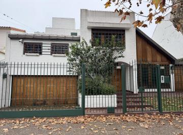 Casa · 333m² · 7 Ambientes · 2 Cocheras · Casa en Martínez 4 Dorm. a 1 Cuadra de Libertador