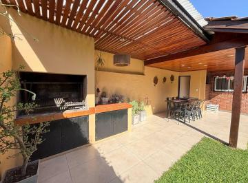 Casa · 170m² · 4 Ambientes · 1 Cochera · Venta Casa 4 Ambientes Martínez Jardín Reciclada