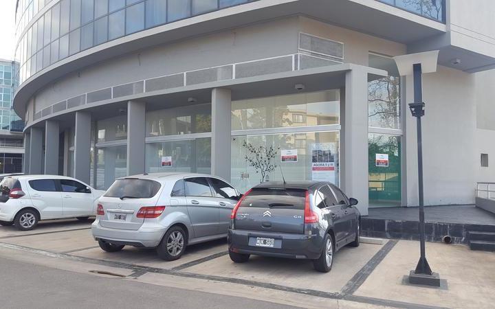 Local comercial · 106m² · 2 Ambientes · 2 Cocheras