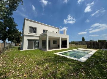 Casa · 156m² · 4 Ambientes · 2 Cocheras · Casa en Venta Pilar del Este