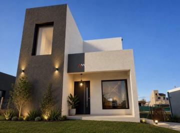 AMN-AMN-4015_2 · Casa en Venta en Santa Elena - Pilar