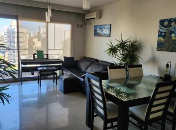 Departamento de 2 ambientes, Lanús · Departamento Luminoso con Balcón de Punta a Punta y Vista Abierta en Lanús Este