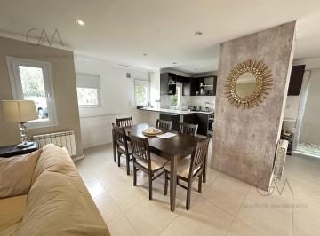 Casa · 142m² · 4 Ambientes · 1 Cochera · Casa en Venta en Arenas del Sur