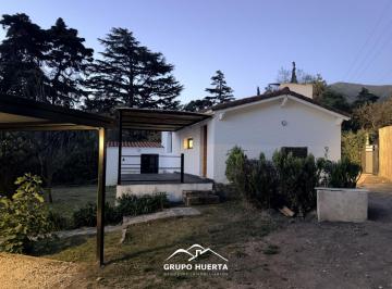 Casa · 85m² · 4 Ambientes · 1 Cochera · Casa en Venta en La Falda, Villa Eden