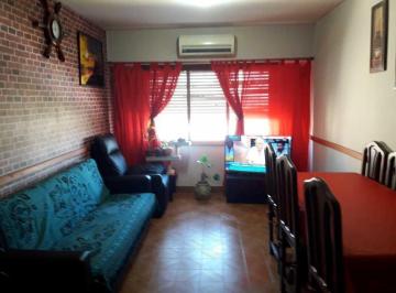 Departamento · 70m² · 3 Ambientes · Departamento en Venta - 2 Dorm. 1 Baño - 70 m² - Banfield