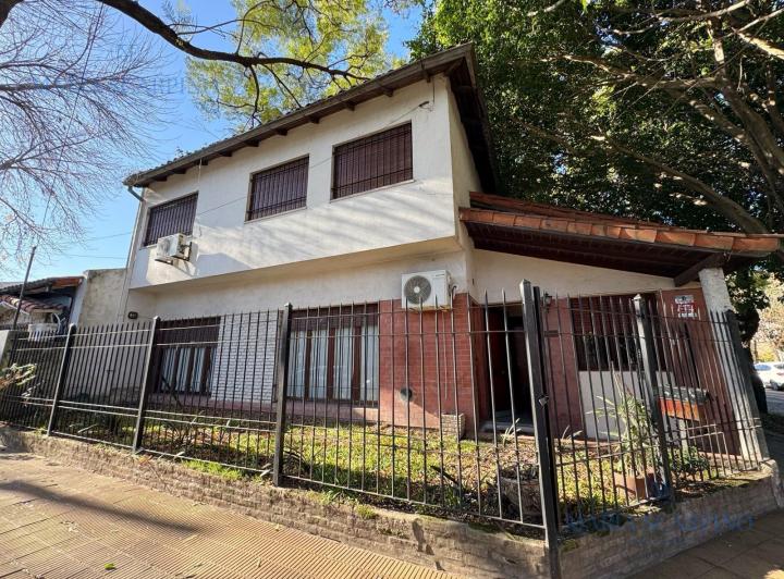 Casa · 162m² · 5 Ambientes · 1 Cochera