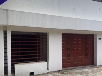 Casa de 3 ambientes, Corrientes · Alquiler - Casa - Amplia y Comoda. Vargas Gomez Al 2000.