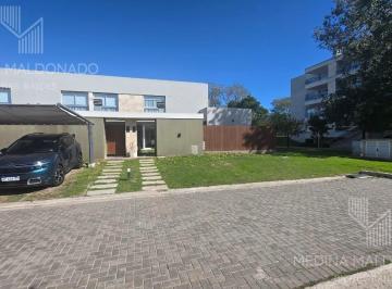 Departamento · 120m² · 4 Ambientes · 2 Cocheras · Alquiler Anual Casona Departamento en Dúplex Fincas de Hudson