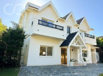 Casa · 266m² · 6 Ambientes · Venta Casa 6 Ambientes Lauquen San Vicente