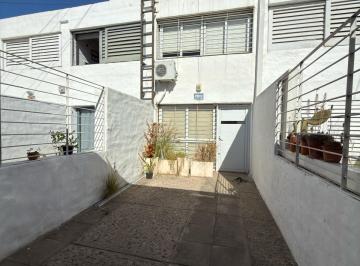 PH · 69m² · 2 Dormitorios · 2 Cocheras · Excelente Oportunidad | Dúplex 2 Dorm. en Complejo de 9 Unidades, Entorno Tranquilo y Seguro