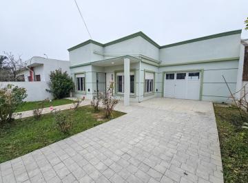 Casa · 2 Dormitorios · 1 Cochera · Casa 3 Amb. C/ Garage. Reciclado - Ap. Crédito - Rivadavia y Canadá