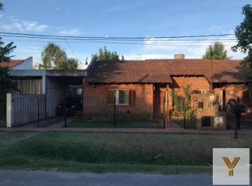 Casa · 70m² · 3 Ambientes · 1 Cochera · Casa en Venta - 2 Dorm. 1 Baño - Cochera - 300 m² - Luján