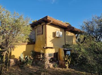 Casa · 60m² · 2 Ambientes · 1 Cochera · Casa en Venta, Superadobe en El Pueblito, San Javier Traslasierra!