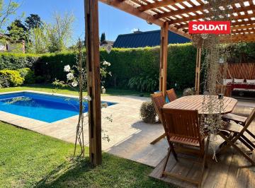 Casa · 170m² · 6 Ambientes · Country Aranzazu Venta Casa 5 Dorm., 2 en Suite, Lote Central