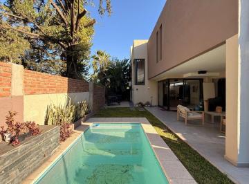 Casa de 4 ambientes, Córdoba · Gran Oportunidad - Venta Casa en Housing 3 Dorm 3 Baños + Piscina - Mejor Zona Villa Belgrano