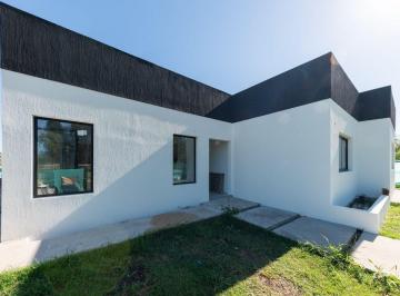 Casa · 145m² · 4 Ambientes · Venta Casa 4 Ambientes Santa Sofia Pilar del Este