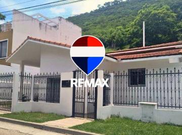 Casa · 96m² · 3 Ambientes · 1 Cochera · Casa 2 Dorm Venta Portezuelo Norte - Apto Credito