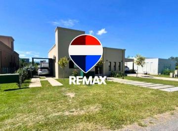 Casa · 170m² · 5 Ambientes · 2 Cocheras · Casa en Alquiler Jardines de San Lorenzo 3 Dorm