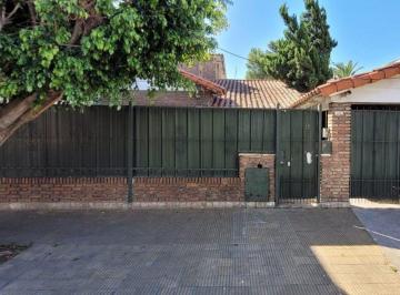 Casa · 458m² · 4 Ambientes · 1 Cochera · Venta Ramos Mejia Dos Casas Mas Deposito en Fondo