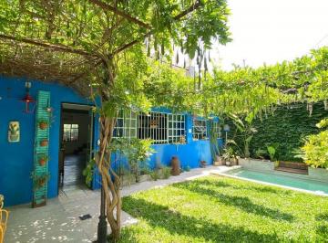 Casa · 214m² · 5 Ambientes · 1 Cochera · Casa en Venta - Martinez - 5 Amb/jardin/pileta/cochera