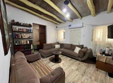 Casa · 171m² · 8 Ambientes · 1 Cochera · Casa Antigua Reciclada Calle 6 y San Miguel. Pocito