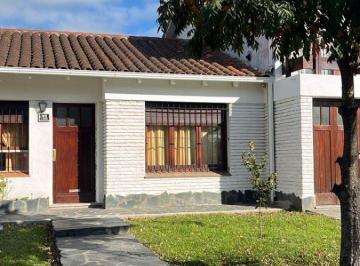 Casa de 5 ambientes, Tandil · Venta Casa Tres Dorm. Apto Crédito Barrio Jardín
