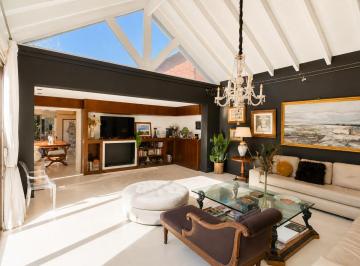 Casa Venta 1876m² de 7 ambientes · Casa en Venta Mayling Doble Lote Reciclada - Oportunidad