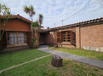 Casa · 120m² · 4 Ambientes · 2 Cocheras · Venta Casa 4 Ambientes Lavallol