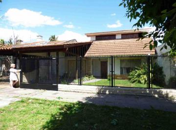 Casa · 204m² · 5 Ambientes · 2 Cocheras · Casa 5 Ambientes en Venta Temperley Amplio Jardín
