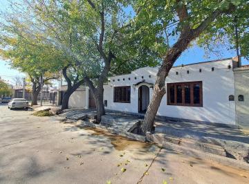 Casa · 120m² · 6 Ambientes · 1 Cochera · Casa Apta Credito en Venta - 6° Sección