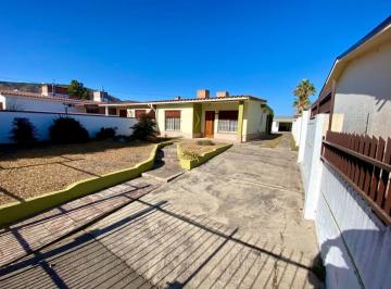 Casa · 127m² · 4 Ambientes · 2 Cocheras · Vende Casa 2 Dorm | Gran Patio y Vistas |carlospaz