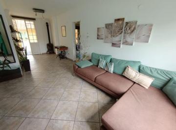 Casa · 112m² · 3 Ambientes · 1 Cochera · Venta Casa 3 Amb C/ Quincho y Parque Ituzaingo Nor