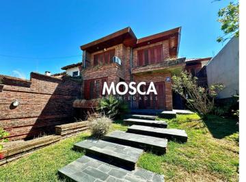 Casa · 183m² · 7 Ambientes · 2 Cocheras · Casa en Venta Paso del Rey Centro