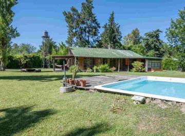 Casa · 160m² · 4 Ambientes · Venta Casa en La Bota con Gran Lote