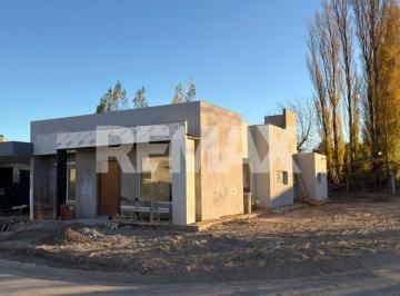 Casa · 180m² · 6 Ambientes · Venta - Casa 3 Dormi Pb - Finca Costa Serena Uf1