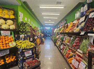 Local comercial · 156m² · Venta Excelente Local Comercial. Recoleta.