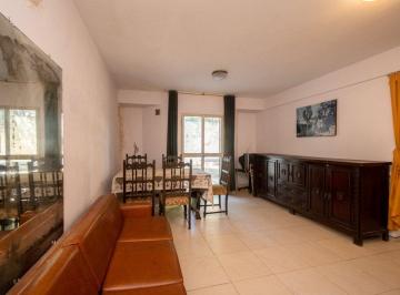 Departamento · 58m² · 3 Ambientes · Depto 2 Dorm y Patio en Micro - Centro a Refaccionar