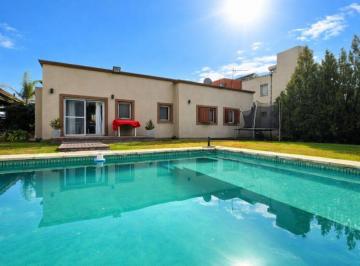 Casa · 125m² · 4 Ambientes · 2 Cocheras · Casa Barrio Laguna Azul Apto Credito Amoblada