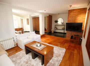 Casa · 360m² · 7 Ambientes · 2 Cocheras · Casas en Venta en La Plata
