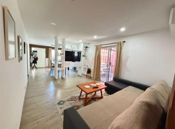 Casa · 158m² · 5 Ambientes · 3 Cocheras · Venta Casa Jardín, Parrilla y Cochera Benavidez