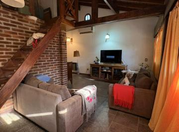 Casa · 140m² · 4 Ambientes · 1 Cochera · Casa en Venta 4 Ambientes