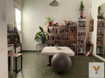 PH · 94m² · 5 Ambientes · PH en Venta - 4 Dorm. 2 Baños - Almagro
