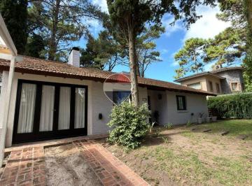 Casa · 132m² · 4 Ambientes · 1 Cochera · Venta Casa en Pinamar Nuevo Golf