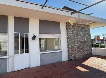 PH · 140m² · 4 Ambientes · Venta Casa 2 Dorm. Planta Alta B° Centro