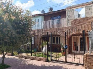 Casa · 263m² · 4 Ambientes · 1 Cochera · Venta Casa + Departamento Juan Xxiii Cordoba